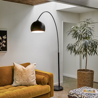 Crescent Floor Lamp - Black