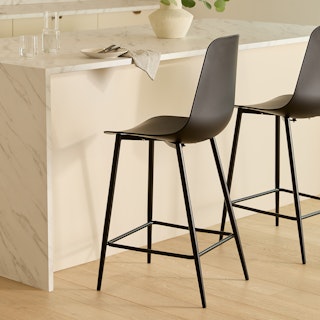 Svelti Counter Stool - Pure Black
